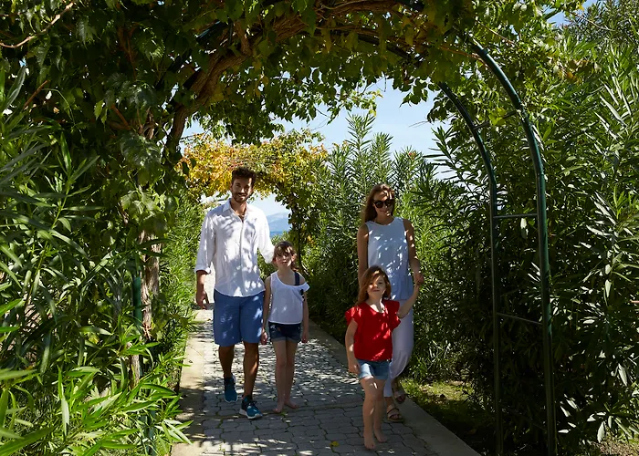 Ξενοδοχείο με διαμερίσματα Aquis Capo Di Corfu 3*